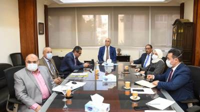 وزير الإسكان يعقد اجتماعًا لمتابعة مشروع تنمية أراضى الساحل الشمالي الغربى