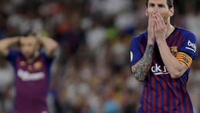 فضيحة مغادرة ميسي لبرشلونة تكشف عيوب الفرق التي يملكها المشجعون