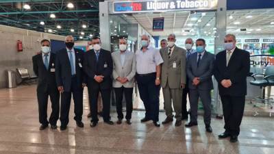 وزير الطيران المدنى بمطار الأقصر الدولى قبل انطلاق الموسم الشتوى