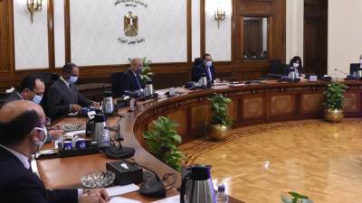 رئيس الوزراء و"الجزار" يجتمعان لتنفيذ توجيهات الرئيس بتطوير القرى المتضررة في أسوان