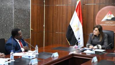 وزيرة التخطيط تلتقي وفد التحالف الأفريقي للمناخ لمناقشة استعدادات مصر لمؤتمر المناخ
