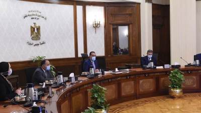 رئيس الوزراء يعقد اجتماعاً لمناقشة الاستراتيجية الوطنية لصناعة السيارات