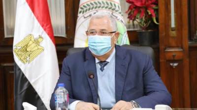 وزير الزراعة يوجه بالإسراع في تنفيذ تكليفات الرئيس خلال افتتاحات الصعيد
