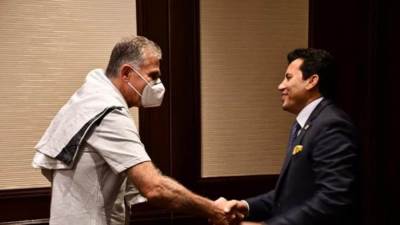 تفاصيل لقاء وزير الشباب مع الجهاز الفني للمنتخب الوطني أمم أفريقيا بالكاميرون