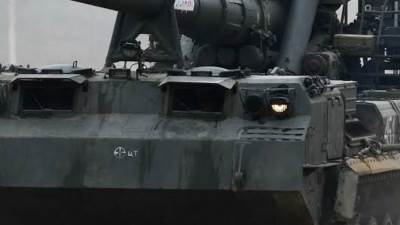 وحدات من المدفعية الروسية تتخذ أوضاعا هجومية استعدادًا لغزو جديد لأوكرانيا