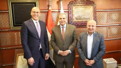 سعفان يشهد مراسم توقيع اتفاقية عمل جماعية تحقيق مزايا في الأرباح والحوافز