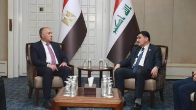 عبد العاطي لـ وزير المياه العراقي: مصر تعاني من الشح المائي