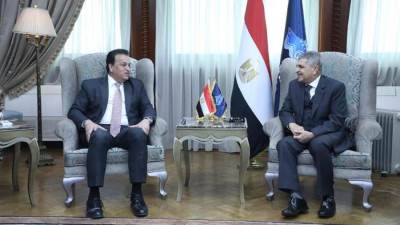 رئيس هيئة قناة السويس يثمن جهود وزارة الصحة للإرتقاء بالقطاع الصحي