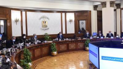 «عبد الغفار» يعرض آخر مستجدات الموقف الوبائي محلياً وعالمياً