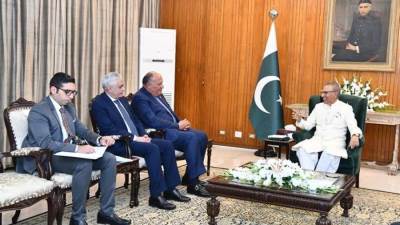 الرئيس الباكستاني يستقبل وزير الخارجية سامح شكري