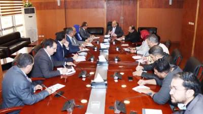 شعراري يبحث مع مستثمرى «العاشر» سبل تعزيز الاستثمار الصناعى بالمدينة