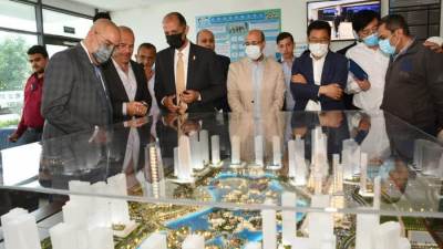 «الجزار» يستعرض المخطط العام واستخدامات وأنشطة الأراضي بمدينة العلمين الجديدة