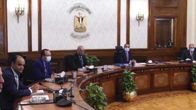 رئيس الوزراء يستعرض مقترحا لتطوير المنطقة الغربية بمدينة العلمين الجديدة