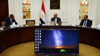 «الجزار» يلتقى قيادات قطاع مياه الشرب لاستعراض الخدمات المُقدمة للمواطنين