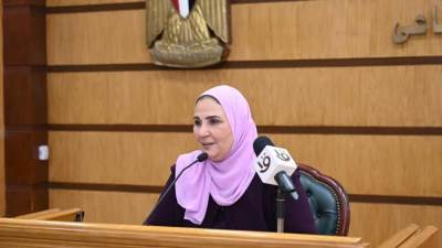 «القباج» تسلم عددًا من الأدوات الإنتاجية لسيدات جمعية الوحدة ببئر العبد