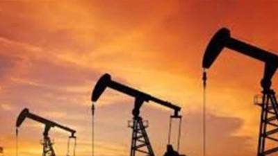 امريكا تحذر من احتمالية ارتفاع السعر العالمي للنفط إلى 40%