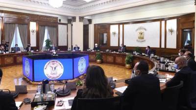 رئيس الوزراء يتابع تطوير آليات إدارة استثمارات المؤسسات الحكومية في سوق الأسهم