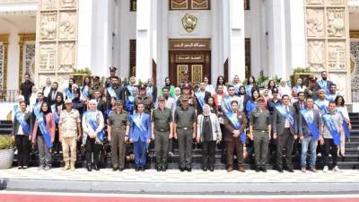 وفد الملتقي الأول للقيادات الشبابية الإعلامية يزور الكلية الحربية