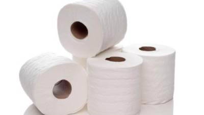 أزمة ورق الحمام تجسد الوضع المأساوي للاقتصاد العالمي.. خبير يتحدث