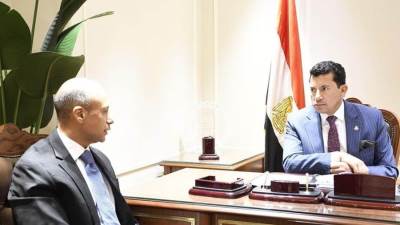 وزير الرياضة يستقبل سفير مصر لدى أوغندا قبل تسلم مهامه