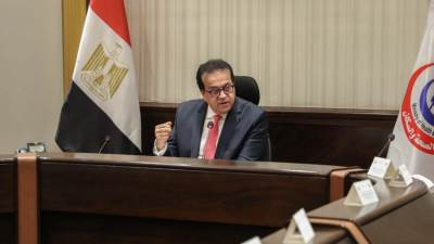 وزير الصحة يبحث التعاون مع مؤسسة «بهية» في مجال مكافحة سرطان الثدي