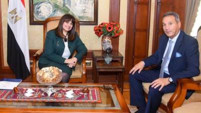 وزيرة الهجرة تستقبل رئيس بنك مصر لبحث تقديم خدمات للمصريين بالخارج