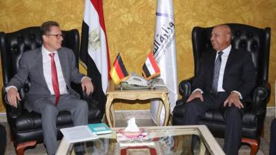 وزير النقل يستقبل السفير الألماني لبحث تنفيذ المشروعات المشتركة