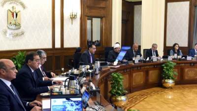 رئيس الوزراء: إقرار علاوة استثنائية 300 جنيه للعاملين بالدولة لمجابهة الغلاء