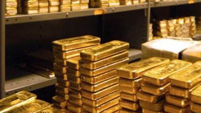 الذهب يعزز مكاسبه ويربح 20 دولاراً في المعاملات الفورية