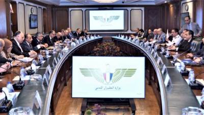 وزير الطيران يوجه بتقديم كافة التيسيرات وجودة الخدمات للمسافرين