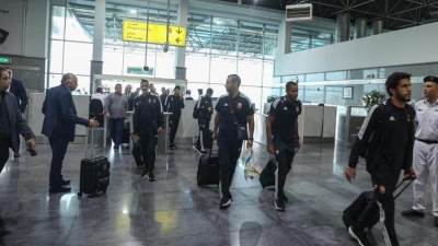 لحظات وصول بعثة الأهلى إلى القاهرة بعد التتويج بالسوبر.. بالصور