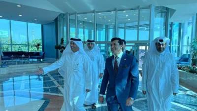 وزير الرياضة يزور أكاديمية أسباير ومستشفى الطب الرياضى بالدوحة