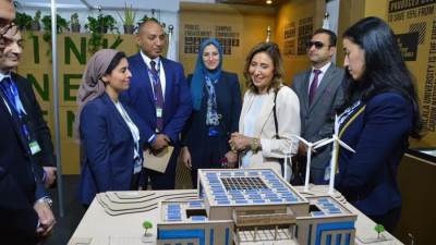 قمة المناخ| نسمة عبد العزيز تخطف قلوب ضيوف مصر بقمة المناخ بشرم الشيخ