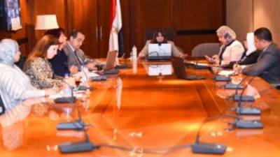 وزيرة الهجرة تطالب بإعداد قائمة بالخبراء المصريين بأمريكا للاستفادة من خبراتهم