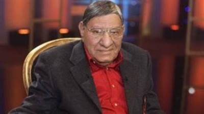 نقل الإعلامي مفيد فوزي للمستشفى بعد تدهور حالته الصحية