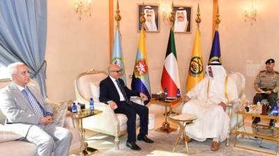 وزير الدفاع الكويتي يبحث مع سفراء مصر والسعودية وتونس تعزيز التعاون المشترك