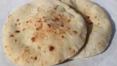 الحكومة تنفي قرار بتقليص حصة المواطن من الخبز المدعم على البطاقات التموينية