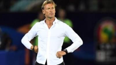 كأس العالم 2022.. فيفا يستعرض إنجازات رينارد قبل مباراة السعودية وبولندا