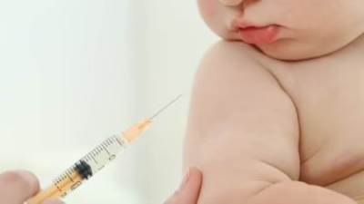 "الصحة" توضح طرق حماية الأطفال من عدوى الفيروس المخلوى.. التفاصيل