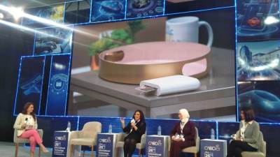 ما دور الأدوات الإعلامية في منافسة القضايا التعليمية؟