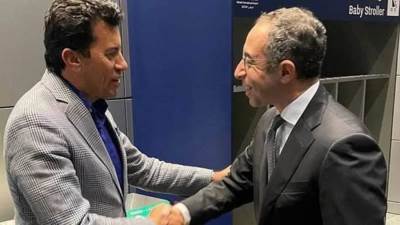 وزير الرياضة يصل إلى قطر لحضور مجموعة من مباريات كأس العالم