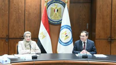 وزيرا البترول والبيئة يبحثان جهود التوافق البيئى لشركات البترول بالسويس والبحر الأحمر