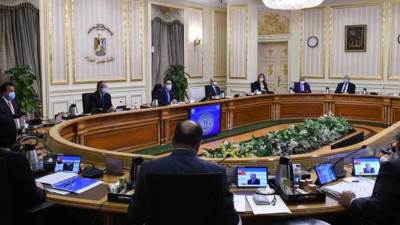 رئيس الوزراء يعقد اجتماعا لمتابعة عدد من المشروعات بمحافظة جنوب سيناء