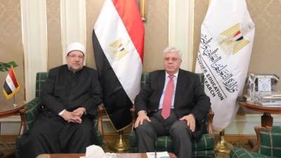 وزيرا التعليم العالي والأوقاف يناقشان دعم التعاون بين الوزارتين