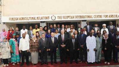 وزير الزراعة يسلم شهادات التدريب لـ59 مبعوثا في ختام برامج صحة الحيوان والتنمية الريفية