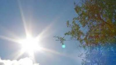 الأرصاد: طقس اليوم دافئ نهارا مائل للبرودة ليلا