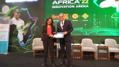 تكريم المدير التنفيذي لمبادرة رواد النيل الدكتورة هبة لبيب خلال معرض2022 Cairo ICT