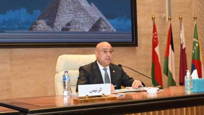 "الجزار" يتسلم رئاسة الدورة الـ39 لمجلس وزراء الإسكان والتعمير العرب من السفير الأردنى