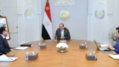 الرئيس السيسي يوجه بتخصيص حزم تحفيزية للأطقم الطبية بوحدات الرعاية الأساسية