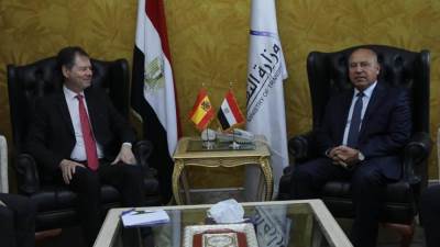 وزير النقل يبحث مع السفير الاسباني التعاون المشترك بين الجانبين